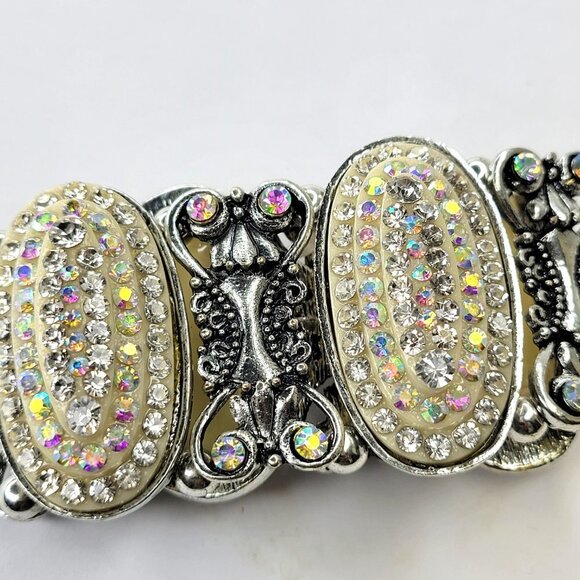 White Crystal Casual Stretch Bracelet - Picture 10 of 11